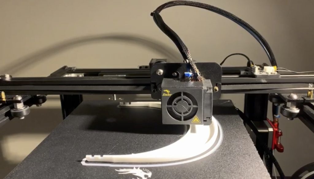 Impresora 3D en funcionamiento. 